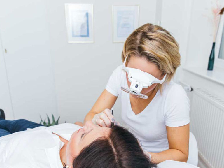 Permanent Make-Up - Behandlungen nach der manuellen Methode